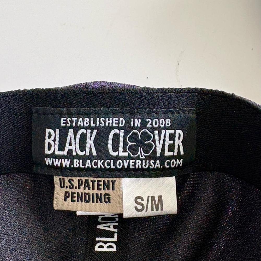 NWT Lucky Heather Rose cap from Black Clover. Size Small/Medium. Iconic. - Picture 4 of 12